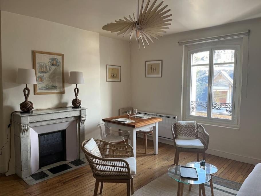 Les Bains De Trouville Екстер'єр фото